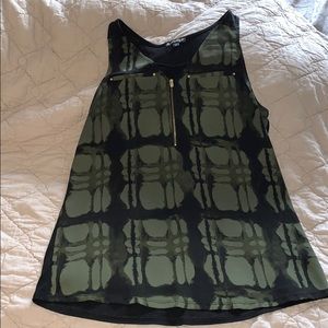 Express tank/ sleeveless blouse